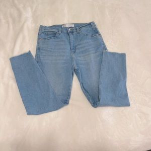 Signature Levi Strauss Light Wash, size 10/30